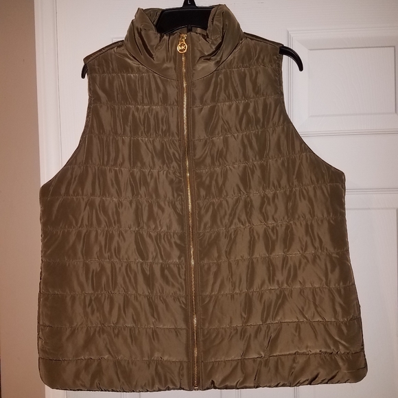 Michael Kors Jackets & Blazers - NWT MICHAEL KORS LIGHTWEIGHT PUFFER VEST, 1X